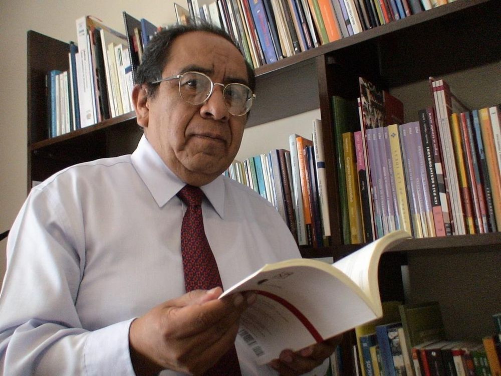 El analista político boliviano Carlos Toranzo dice que "es extraño" lo que ocurrió en su país con el intento golpista denunciado por el presidente Arce.