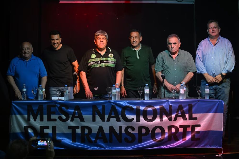 Raúl Durdos, Juan Pablo Brey, Pablo Moyano, Omar Maturano, Juan Carlos Schmid y Pablo Biró, en la conferencia de prensa de la Mesa Nacional del Transporte antes del paro que desafió a la CGT.&nbsp;
