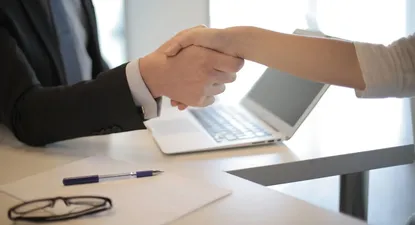 Un factor relevante para los empleadores a la hora de contratar personal es el tiempo de experiencia en roles y tareas similares, indicaron expertos en Recursos Humanos.