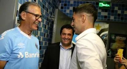 Atilio Ancheta y Luis Suárez, dos grandes de Nacional, que también usaron la camiseta de Gremio