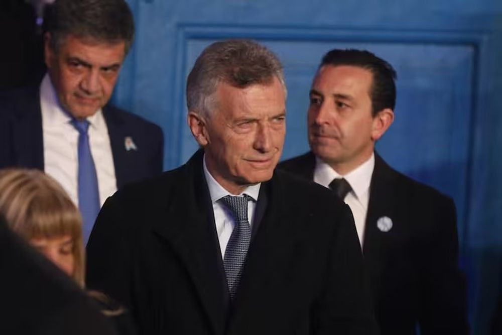 El entorno de Macri le sugiere que, por ahora, mantenga la distancia. Los Milei siguen sin comunicarse con él.