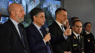 Waldo Wolff, Jorge Macri, Diego Kravetz y el comisario general Pablo Kisch