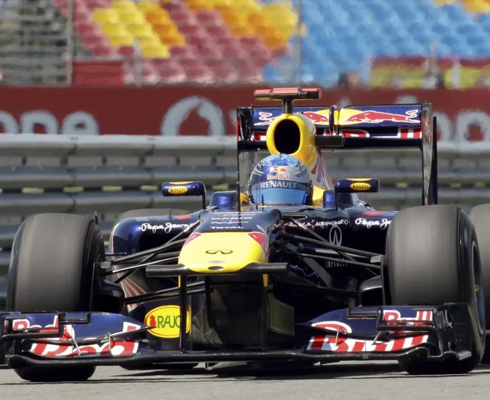 Vettel logró la cuarta pole consecutiva en la temporada