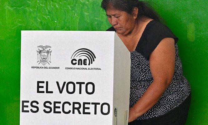 Los ecuatorianos rechazaron en las urnas las propuestas del presidente Noboa.
