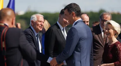 Foto de archivo. Josep Borrell y Pedro Sánchez durante la inauguración de la Presidencia española del Consejo de la Unión Europea, a 3 de julio de 2023.