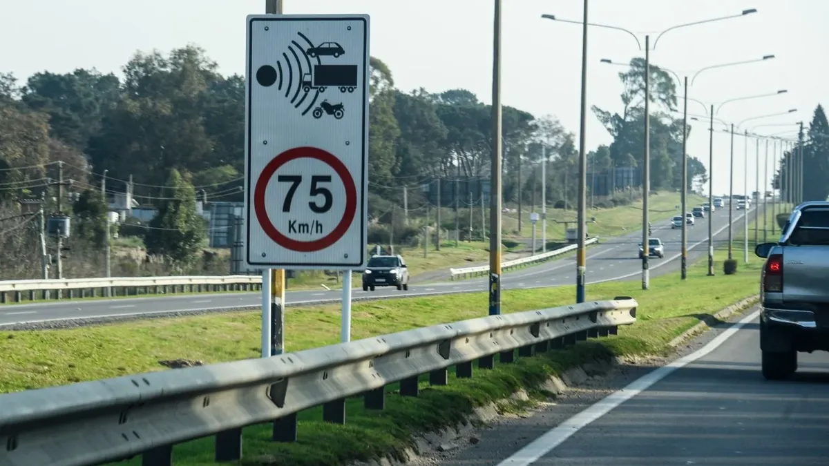 Matrículas adulteradas: casi la mitad de las multas que se detectan en rutas no se pueden aplicar porque no se puede identificar el vehículo