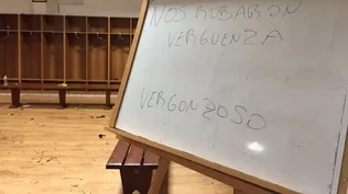 Los jugadores de Sud América y su molestia con el arbitraje tras el final del partido