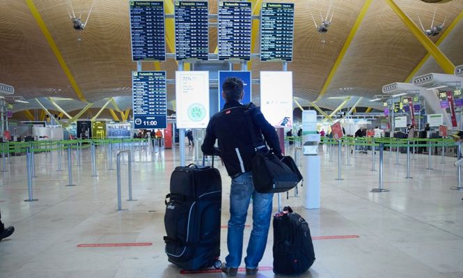 Entrar a España | No es el pasaporte, reserva de hotel, carta de invitación, ni vuelo de regreso: el requisito que puede obligarte a declarar ante la aduana