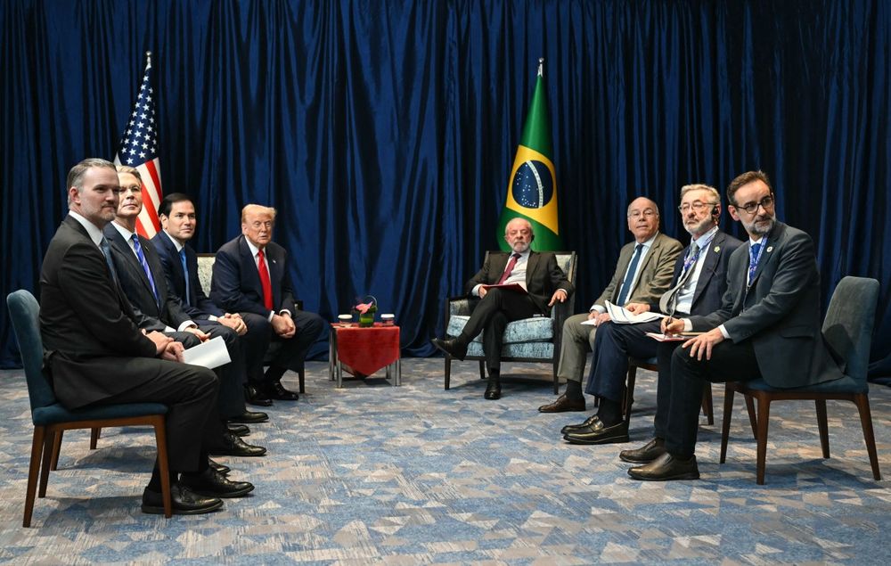 Trump y Lula con sus equipos de gobierno en Malasia