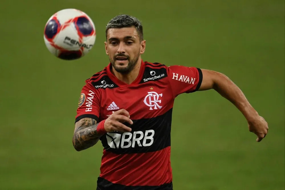 De Arrascaeta solo aguantó 24 en cancha