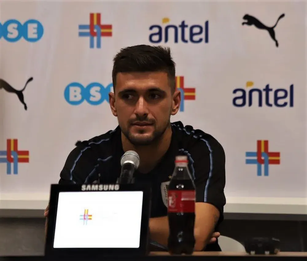 De Arrascaeta en conferencia. Foto: twitter @uruguay