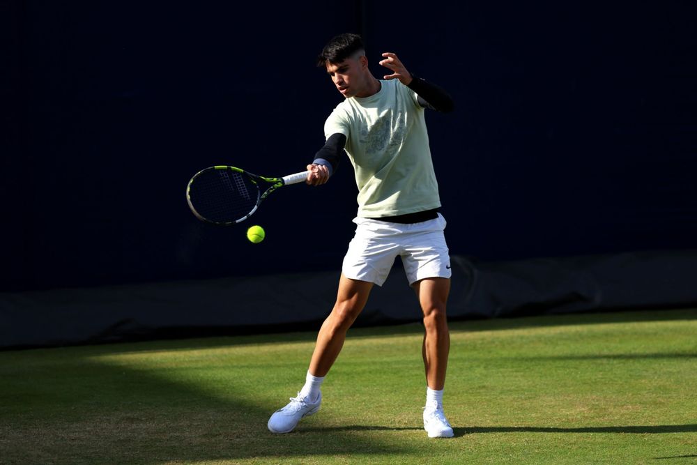 Carlos Alcaraz entrenando.