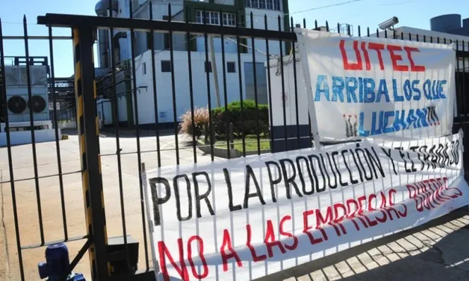 Ecolat denuncia vencimiento de mercadería por piquete sindical