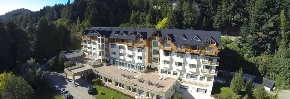 Foto del Hotel Bustillo, afectado por el alud