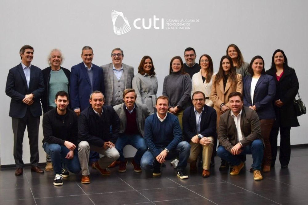 Asuncion autoridades Cuti.jpeg