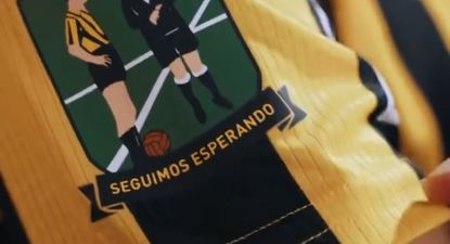 La insignia de la camiseta de Peñarol