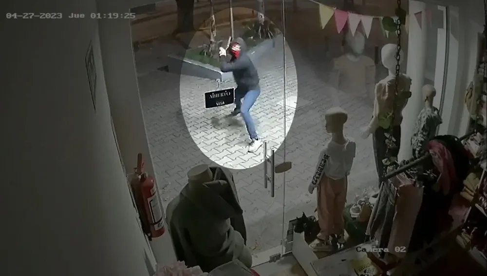 Robo al local Beca Kids de Atlántida