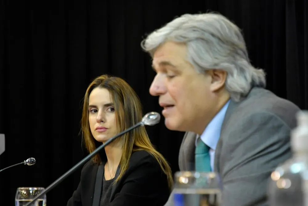 Archivo. El ministro Francisco Bustillo y la subsecretaria Carolina Ache durante una conferencia