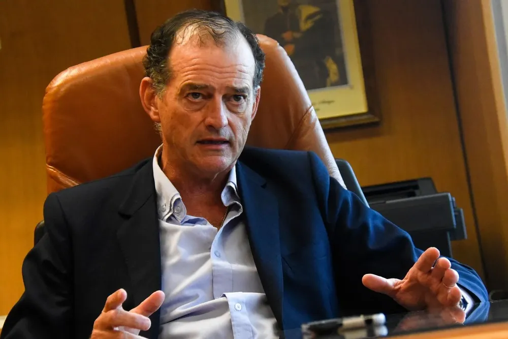 Manini apuntó contra el equipo económico