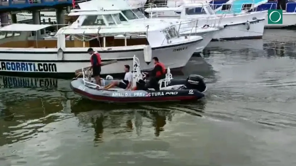 Rescate de un windsurfista en aguas turbulentas de Punta del Este