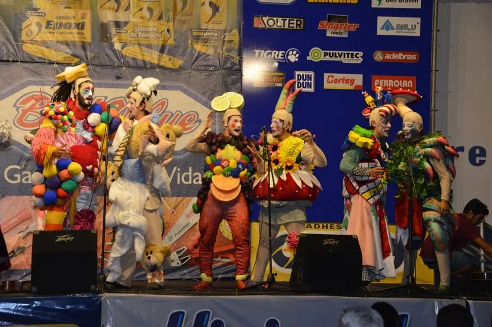 Intensa actividad en el primer fin de semana con tablados.