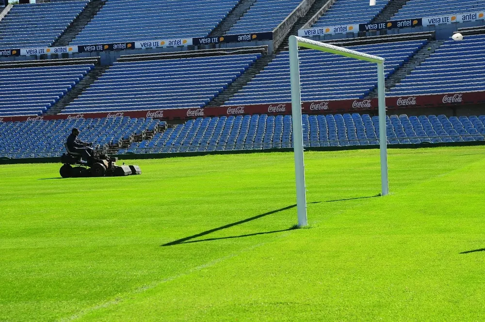 Peñarol visitará a Plaza Colonia en el Centenario