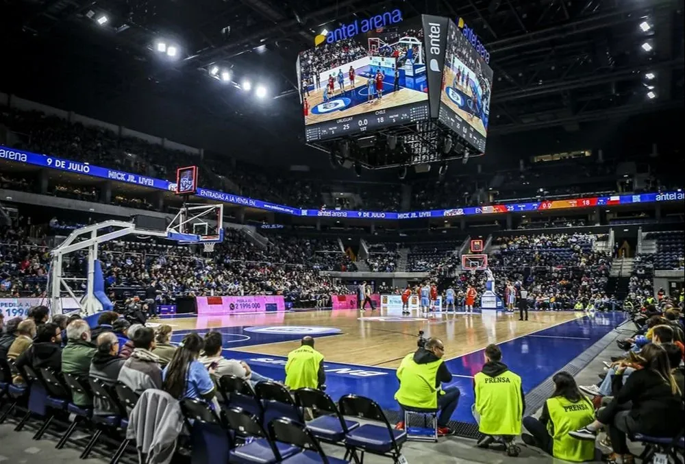 Antel Arena en jornada de básquetbol