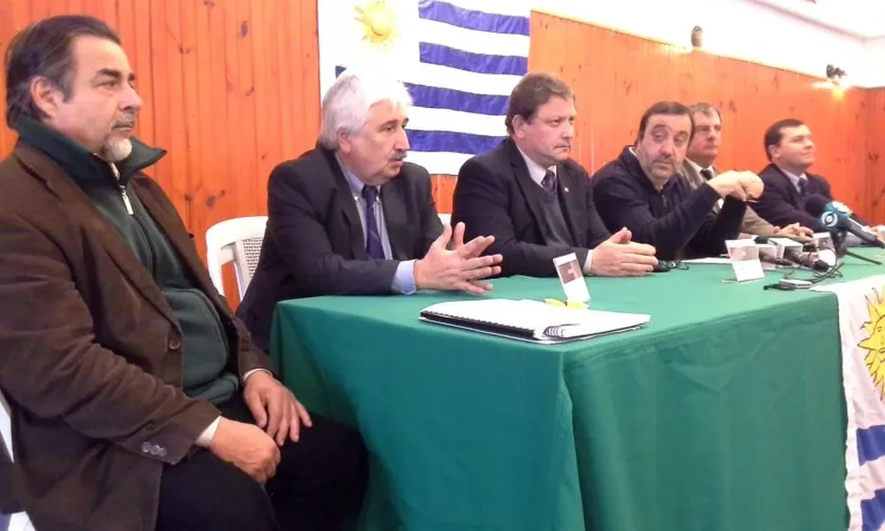 Gustavo Zubía y Juan Gómez (fiscales), Ricardo Míguez (juez), Carlos Fessler (funcionario judicial), Diego Pardo (actuario) y Luis Ferrari (defensor de oficio)
