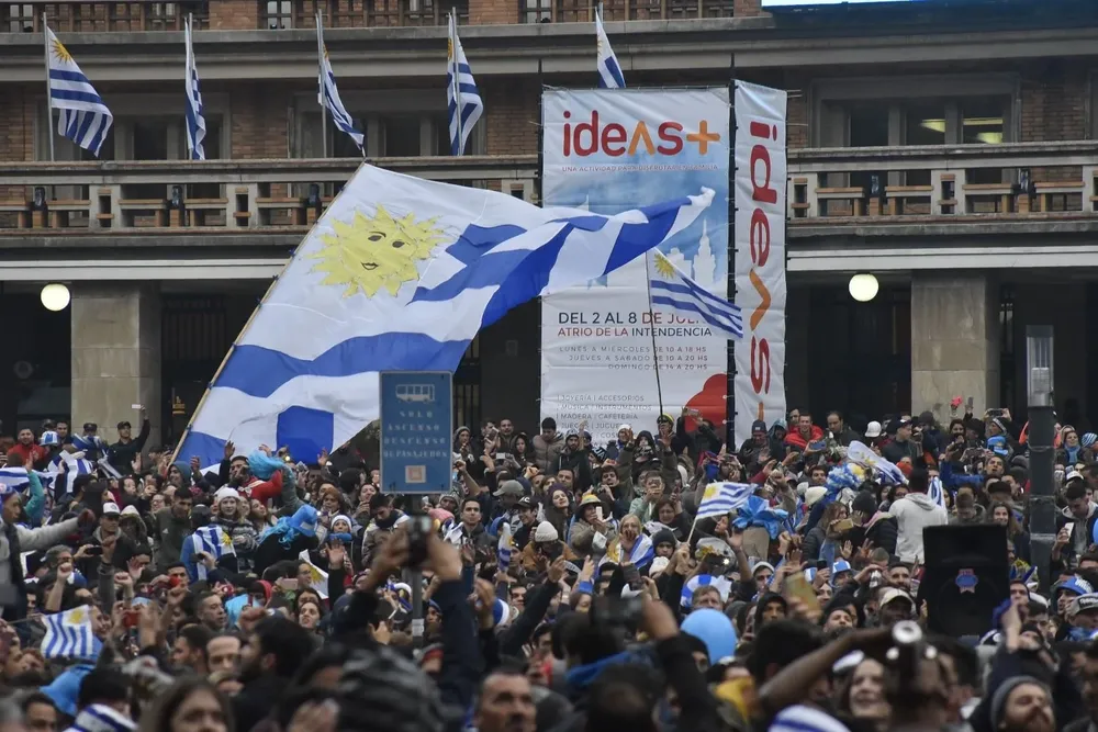 Foto de archivo. Los jóvenes son los más entusiasmados con el campeonato y los que tienen más fe en la selección