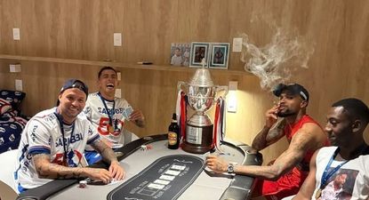 Nicolás López, Oliva, Mejía y Carneiro en la mesa de poker