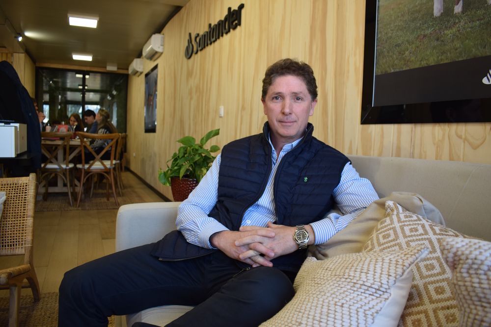 Santander, protagonista en la Expo Rural del Prado, un sitio clave para estar según destacó su gerente de Agronegocios, Pieter Boutmy (en la foto).