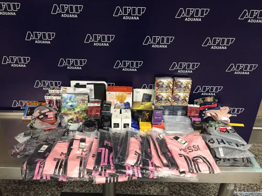 Opertaivo de la Aduana en aeroparque