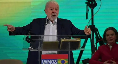 El mercado espera que Lula se corra al centro del electorado tras la buena votación de Bolsonaro.