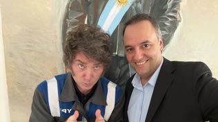 Manuel Adorni se desploma en las encuestas, pero Javier Milei continúa liderando la intención de voto.