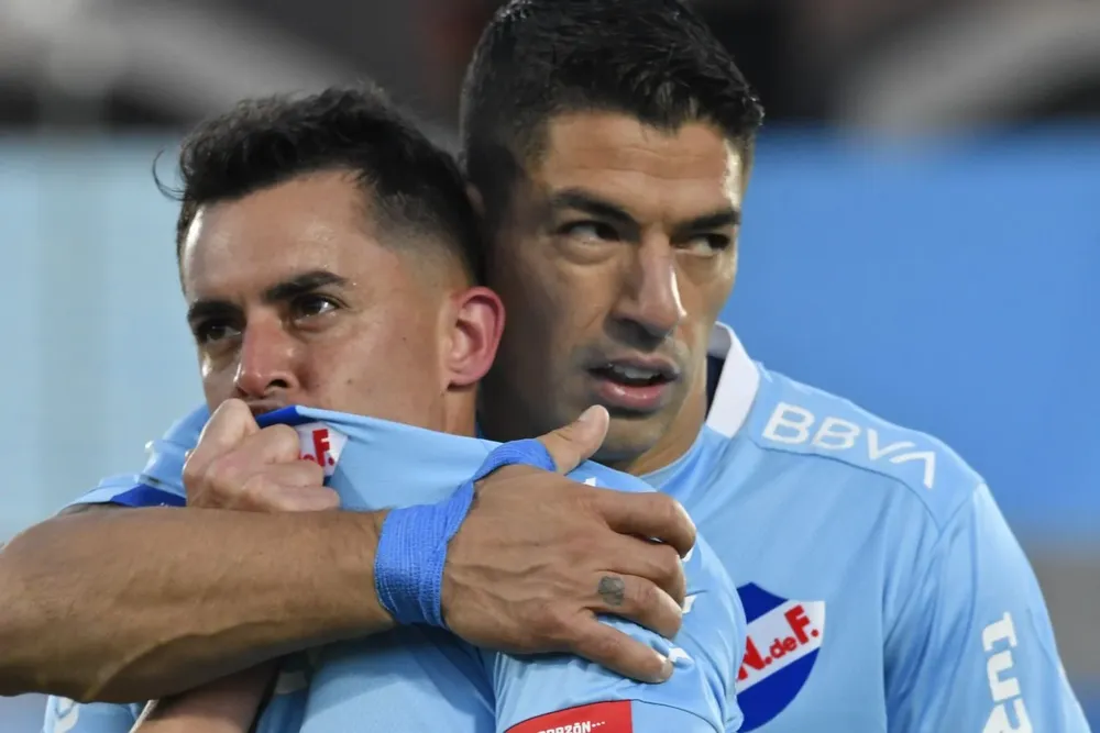 Diego Rodríguez y Luis Suárez marcaron en la última victoria de Nacional, el sábado ante Plaza