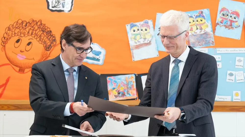 El presidente de la Generalitat, Salvador Illa, y el director de Educación y Competencias de la Organización para la Cooperación y el Desarrollo Económico (OCDE), Andreas Schleicher