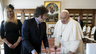 El presidente argentino, Javier MIlei, el Papa Francisco y Karina Milei