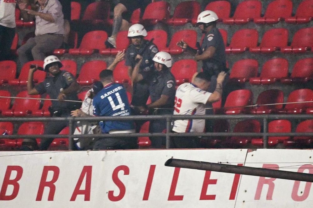 Incidente en el Morumbí entre la policía e hinchas de Nacional