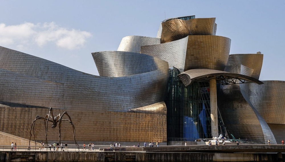 El Museo Guggenheim Bilbao, candidato a las nuevas Maravillas Contemporáneas.&nbsp;