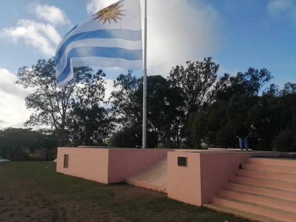 Plantean ponerle el nombre de Jorge Larrañaga a una calle que rodea la Plaza de la Bandera de Florida