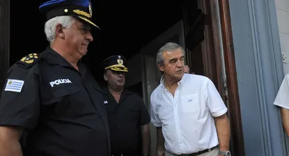 revisionismo en el ministerio del interior: jerarcas resaltan autoridad y respaldo al policia