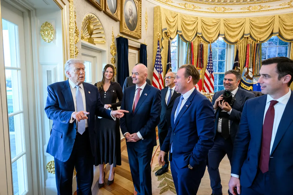 Trump con Giuliani e Infantino en la Casa Blanca