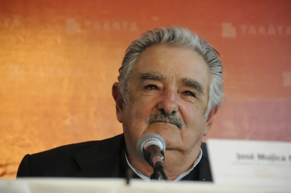 Mujica: Yo le doy mucha importancia al factor militar
