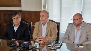 Ángel Urraburu, presidente de la Bolsa de Valores de Montevideo, junto a Pablo Mieres y el candidato a diputado Dardo Rodríguez