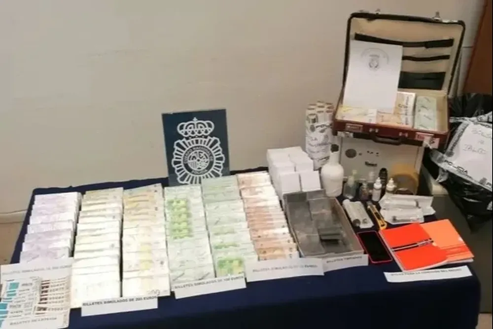 Cinco detenidos por el timo de los billetes tintados.