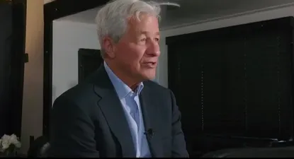 Greg Hayes, director ejecutivo de Raytheon, predice un gran beneficio para la empresa por el aumento del gasto militar.