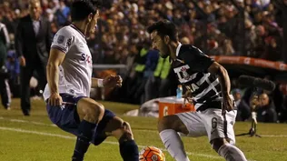 Yago controla la pelota ante Fucile