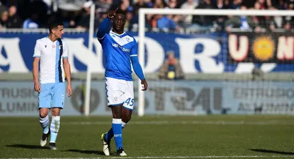 Balotelli fue otra vez víctima de insultos racistas de hinchas de Lazio