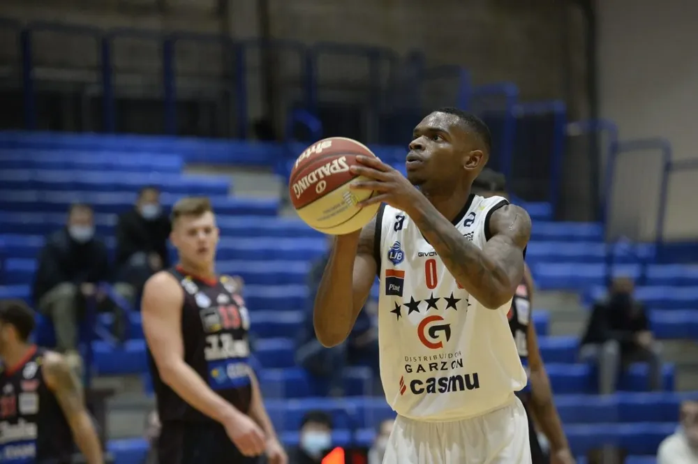 Davaunta Thomas fue imparable