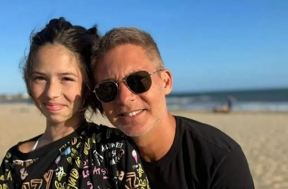 Adrián Suar conmovió al mostrar sus tiernas fotos con su hija en la playa: con vos siempre